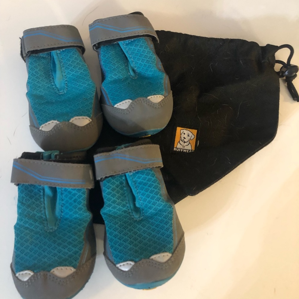 Ruffwear grip trex dog boots. Like new!